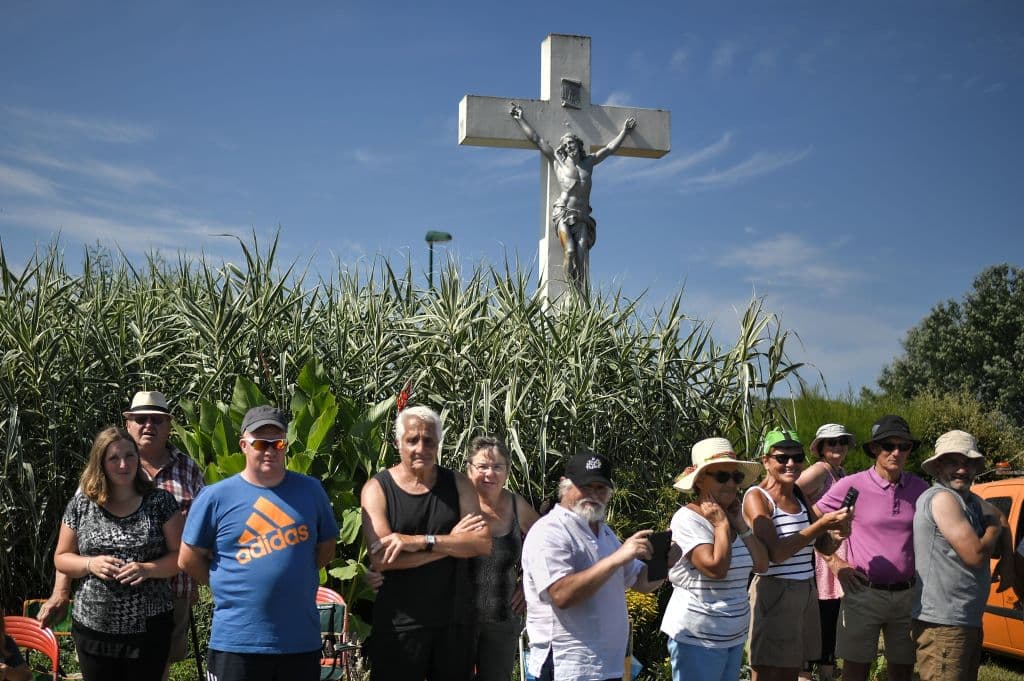 Los policías se ocuparán en las salidas, en el recorrido de la carrera y en las llegadas de la protección de las instalaciones técnicas y de los alojamientos, en particular los de los ciclistas.