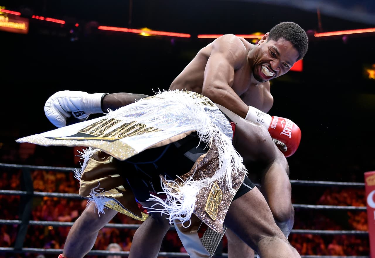Broner se vio muy mal sobre el rig y muchos de sus ataquez fueron infructuosos.