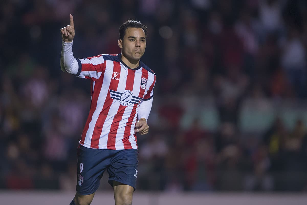 Omar Bravo también se hizo presente en el marcador con el 3-3 provisional y finalmente, Abraham Coronado marcó el 4-3 definitivo.