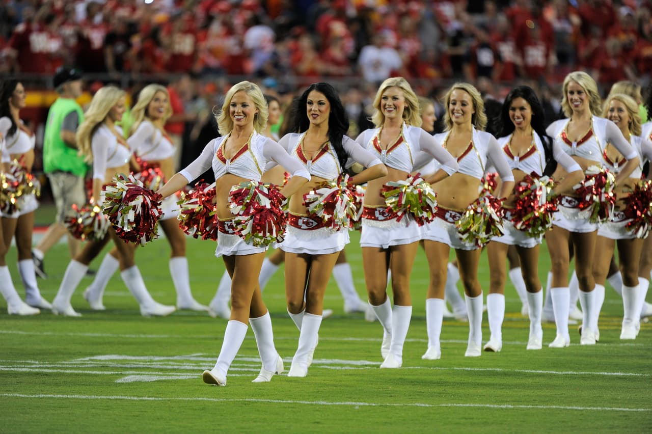 De los ocho equipos de la NFL en la Ronda de Comodines, Bengals, Texans, Chiefs, Vikings, Redskins y Seahawks tienen porristas y NFL.com/Español te regala un collage con las mejores imágenes de todas ellas. ¡Disfrútalo!