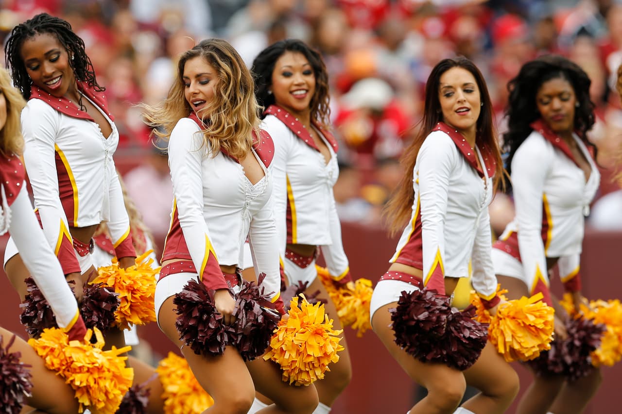 De los ocho equipos de la NFL en la Ronda de Comodines, Bengals, Texans, Chiefs, Vikings, Redskins y Seahawks tienen porristas y NFL.com/Español te regala un collage con las mejores imágenes de todas ellas. ¡Disfrútalo!