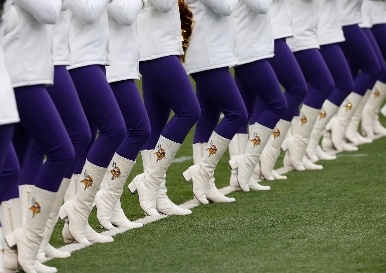 De los ocho equipos de la NFL en la Ronda de Comodines, Bengals, Texans, Chiefs, Vikings, Redskins y Seahawks tienen porristas y NFL.com/Español te regala un collage con las mejores imágenes de todas ellas. ¡Disfrútalo!