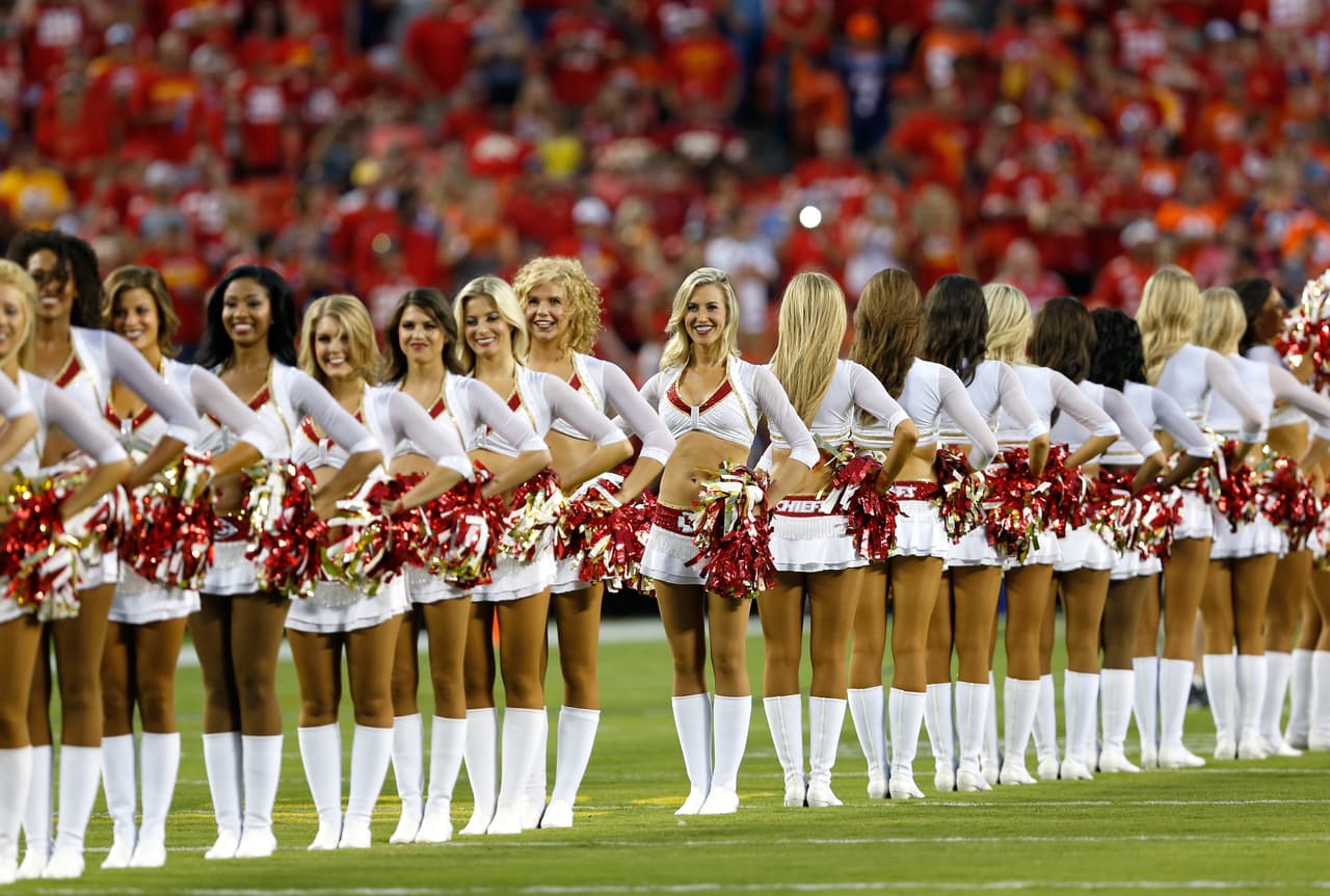 De los ocho equipos de la NFL en la Ronda de Comodines, Bengals, Texans, Chiefs, Vikings, Redskins y Seahawks tienen porristas y NFL.com/Español te regala un collage con las mejores imágenes de todas ellas. ¡Disfrútalo!