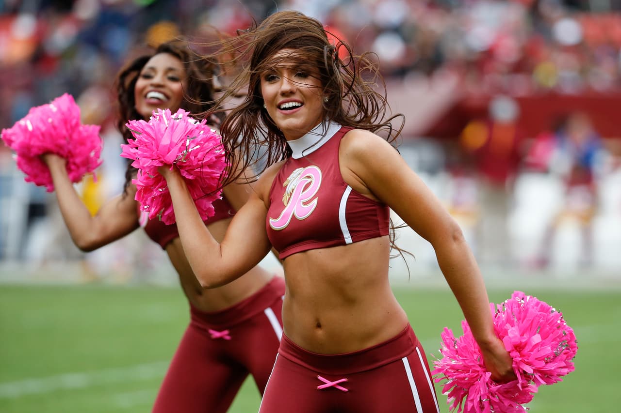 De los ocho equipos de la NFL en la Ronda de Comodines, Bengals, Texans, Chiefs, Vikings, Redskins y Seahawks tienen porristas y NFL.com/Español te regala un collage con las mejores imágenes de todas ellas. ¡Disfrútalo!