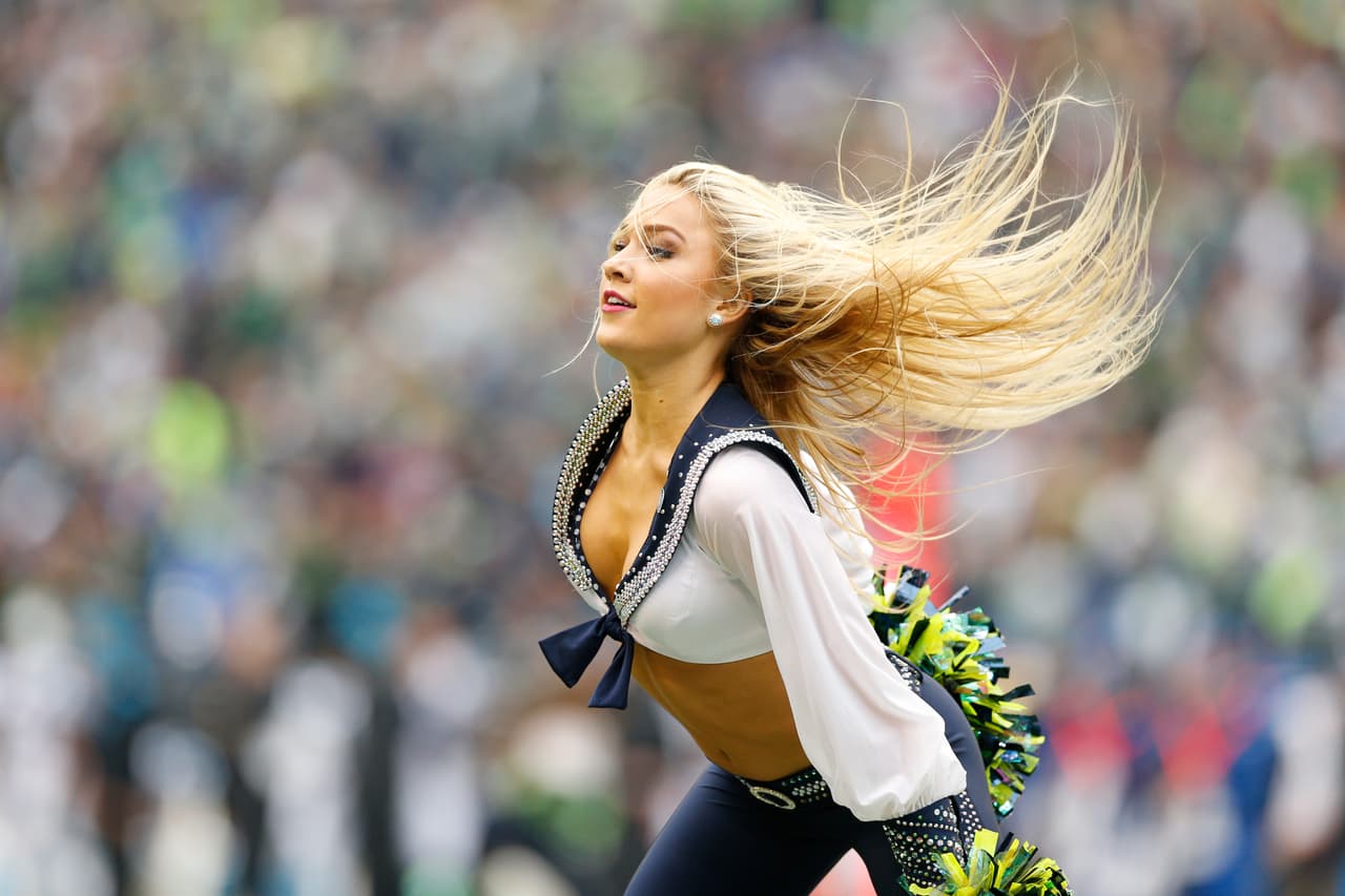 De los ocho equipos de la NFL en la Ronda de Comodines, Bengals, Texans, Chiefs, Vikings, Redskins y Seahawks tienen porristas y NFL.com/Español te regala un collage con las mejores imágenes de todas ellas. ¡Disfrútalo!