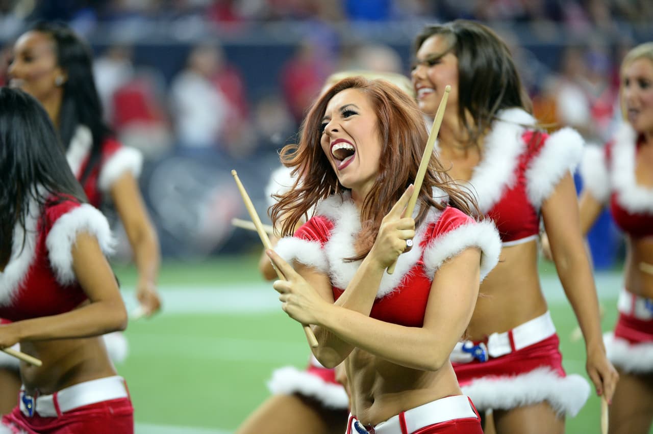 De los ocho equipos de la NFL en la Ronda de Comodines, Bengals, Texans, Chiefs, Vikings, Redskins y Seahawks tienen porristas y NFL.com/Español te regala un collage con las mejores imágenes de todas ellas. ¡Disfrútalo!