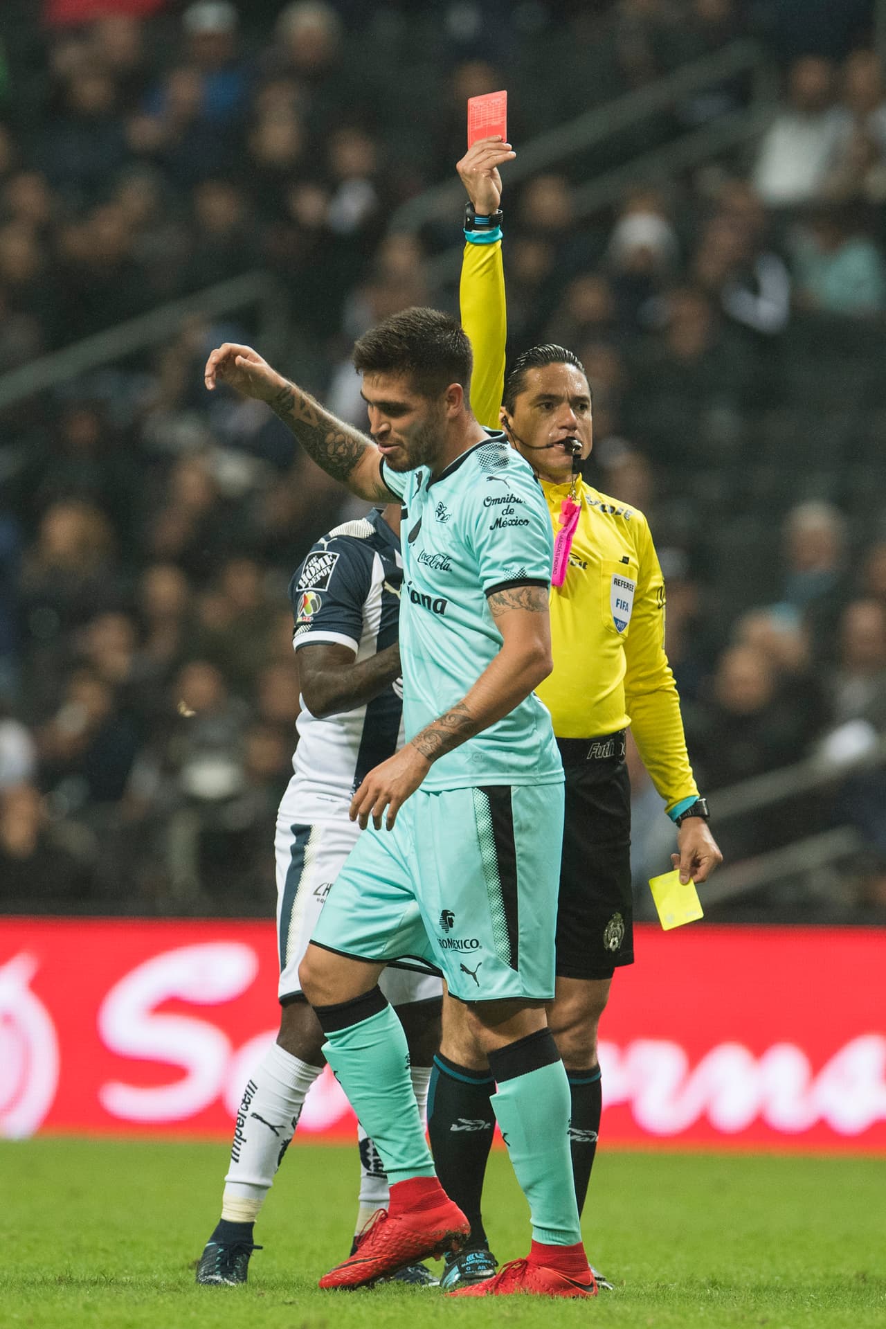 Al minuto 61, Ventura Alvarado fue expulsado por una doble tarjeta amarilla dejando a Santos en inferioridad numérica.