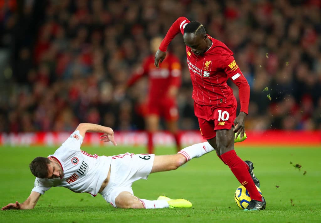 Con goles de Salah y Mané, los Reds ganan 2-0 al Sheffield United y siguen alejándose en la cima de la Premier League.