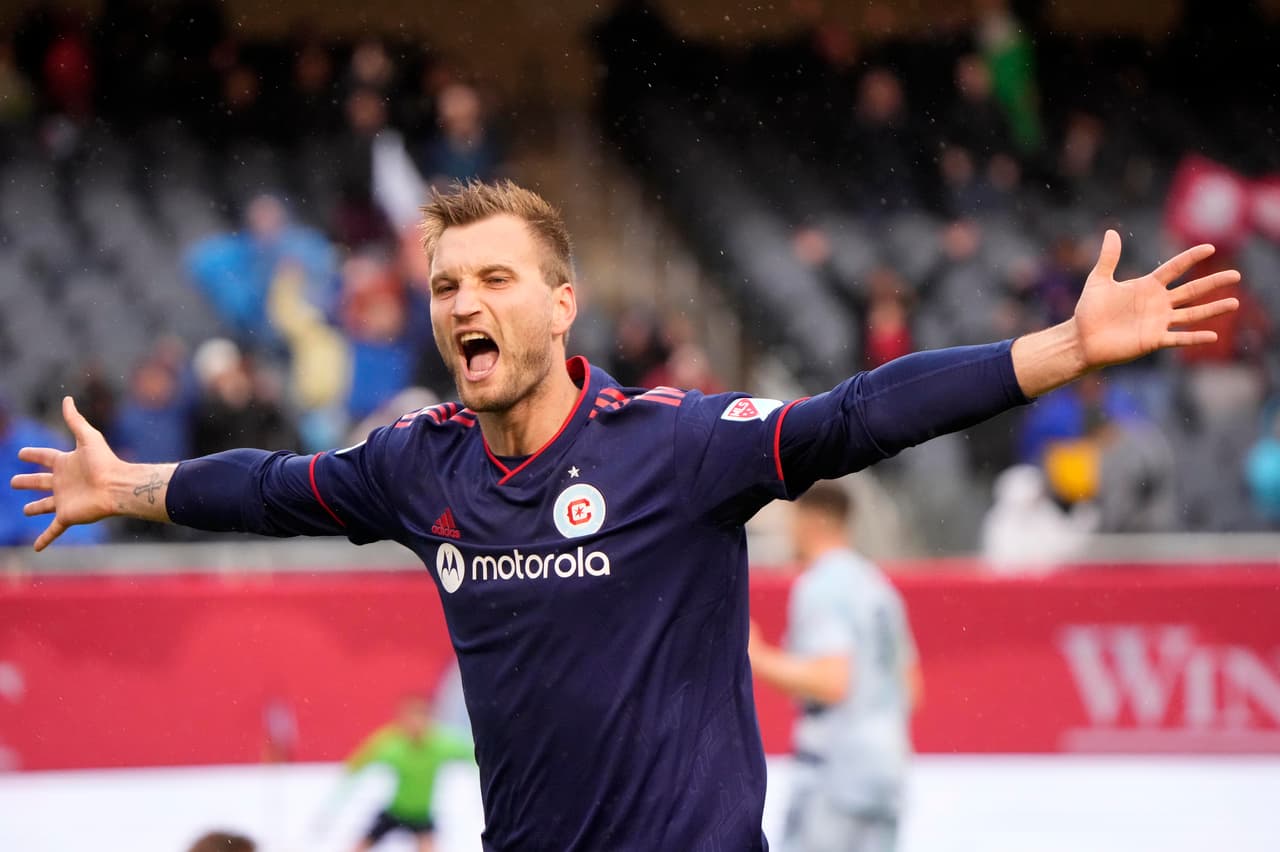 Los otros dos tantos del club de 'la Ciudad de Viento' fueron obra de Kacper Przybyłko.
<br>