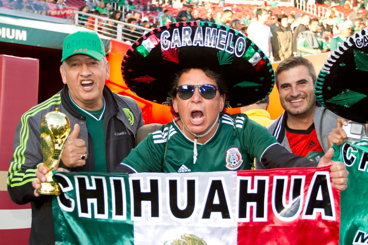 La fiesta y color de los fanáticos mexicanos prendió el ánimo para el partido del 'Tri' en el Levi's Stadium contra Islandia como preparación para el Mundial de Rusia 2018.