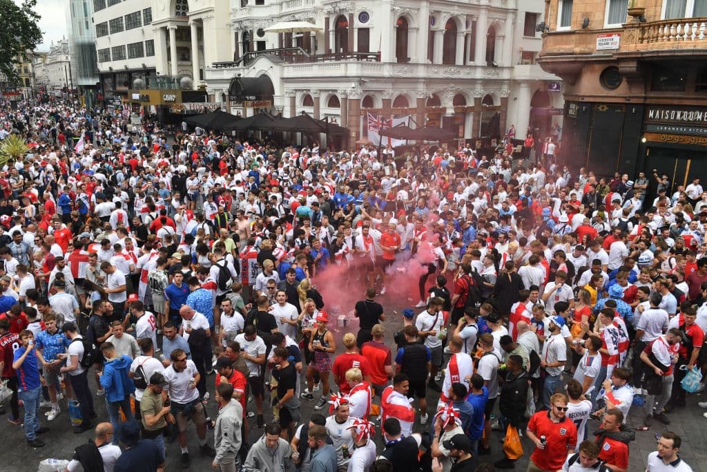 Así lucía la plaza llena de fanáticos.