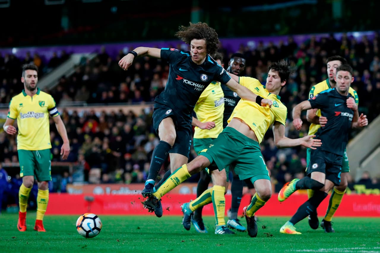 Norwich, de la segunda división, hace la tarea y complica al Chelsea en la Copa