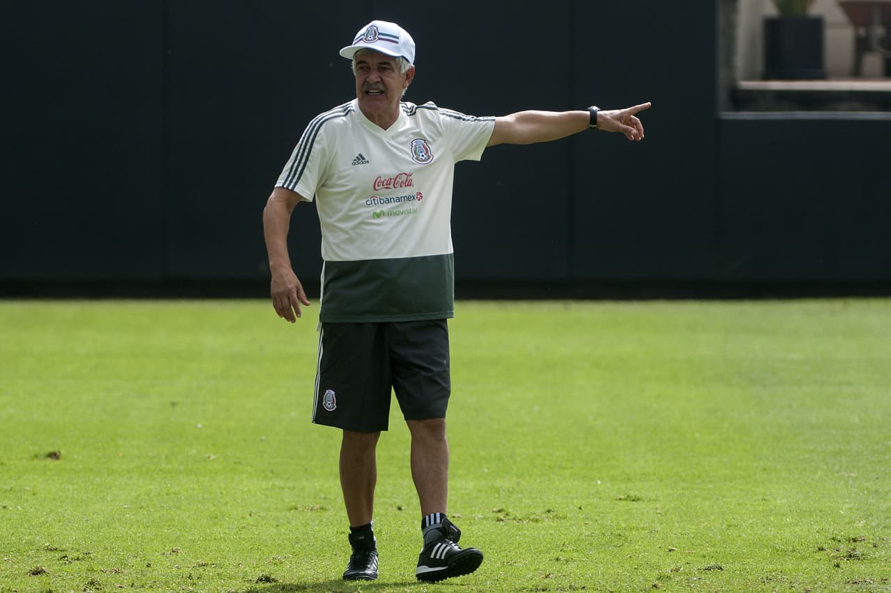 El técnico Ricardo Ferreti aprovecha para dirigir los que, según ha dicho, serán sus últimos dos partidos en este ciclo con el
<i>Tri</i>.