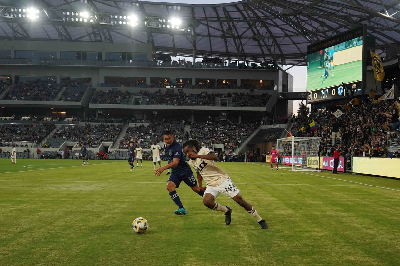 El conjunto californiano no dio opciones a Sporting KC.
<br>