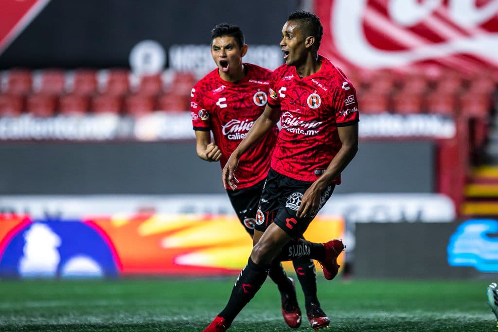 Antes de que se cumpliera la primera media hora de juego ya había goleada en la frontera. Mauro Manotas (13’), Fidel Martínez (21’) y Miguel Sansores (24’) tenían sobre las cuerdas a los Diablos. Alexis Canelo (37’) descontaba por los visitantes y Miguel Barbieri (53’) encendía las esperanzas. Tijuana visitará a San Luis y Toluca recibirá a Mazatlán en la J5.