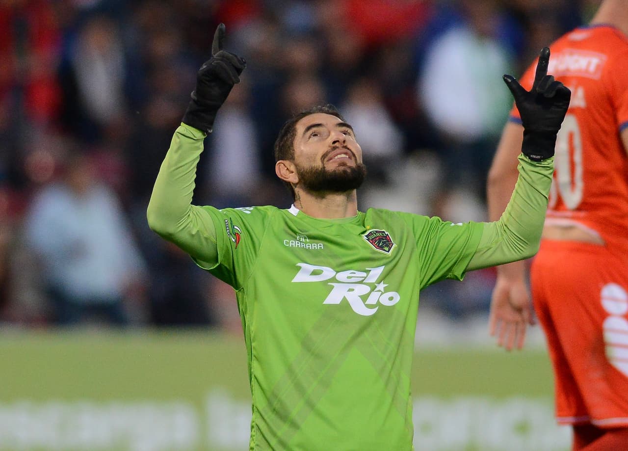 Y a los 18 minutos se encargaba de abrir el marcador el equipo juarense, a través de Flavio Santos, quien marcaba un importante gol para darle confianza a los suyos ante el equipo que está en riesgo de descender de la Liga MX.