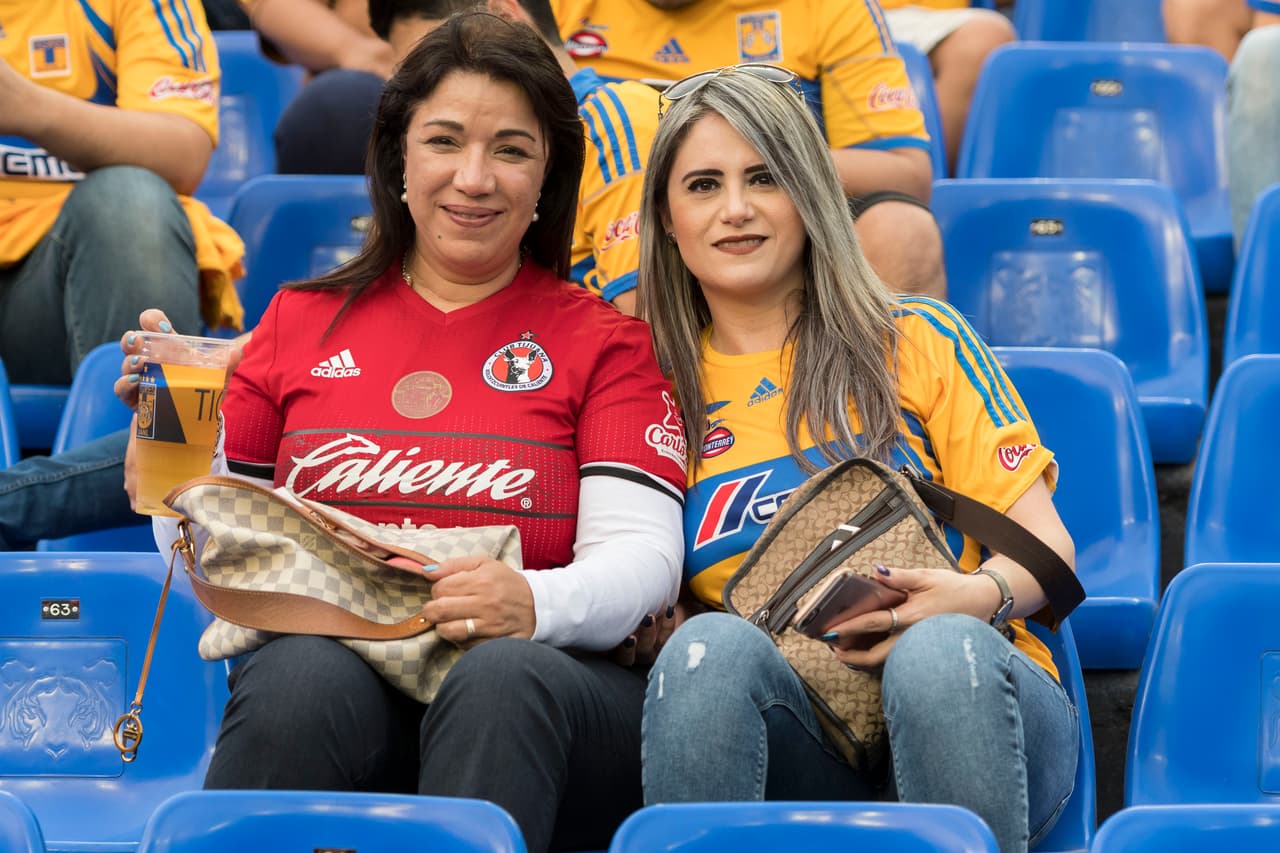 Tigres es el actual campeón del fútbol mexicano y su afición juega un papel fundamental en el éxito del equipo. Siempre leales, siempre creativos para apoyar a los suyos.