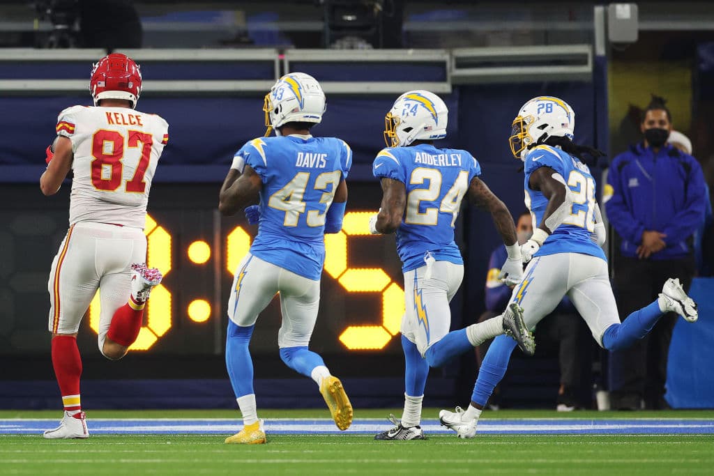 Los Angeles Chargers no saben aprovechar la localía y caen 34-28 frente a los Kansas City Chiefs.