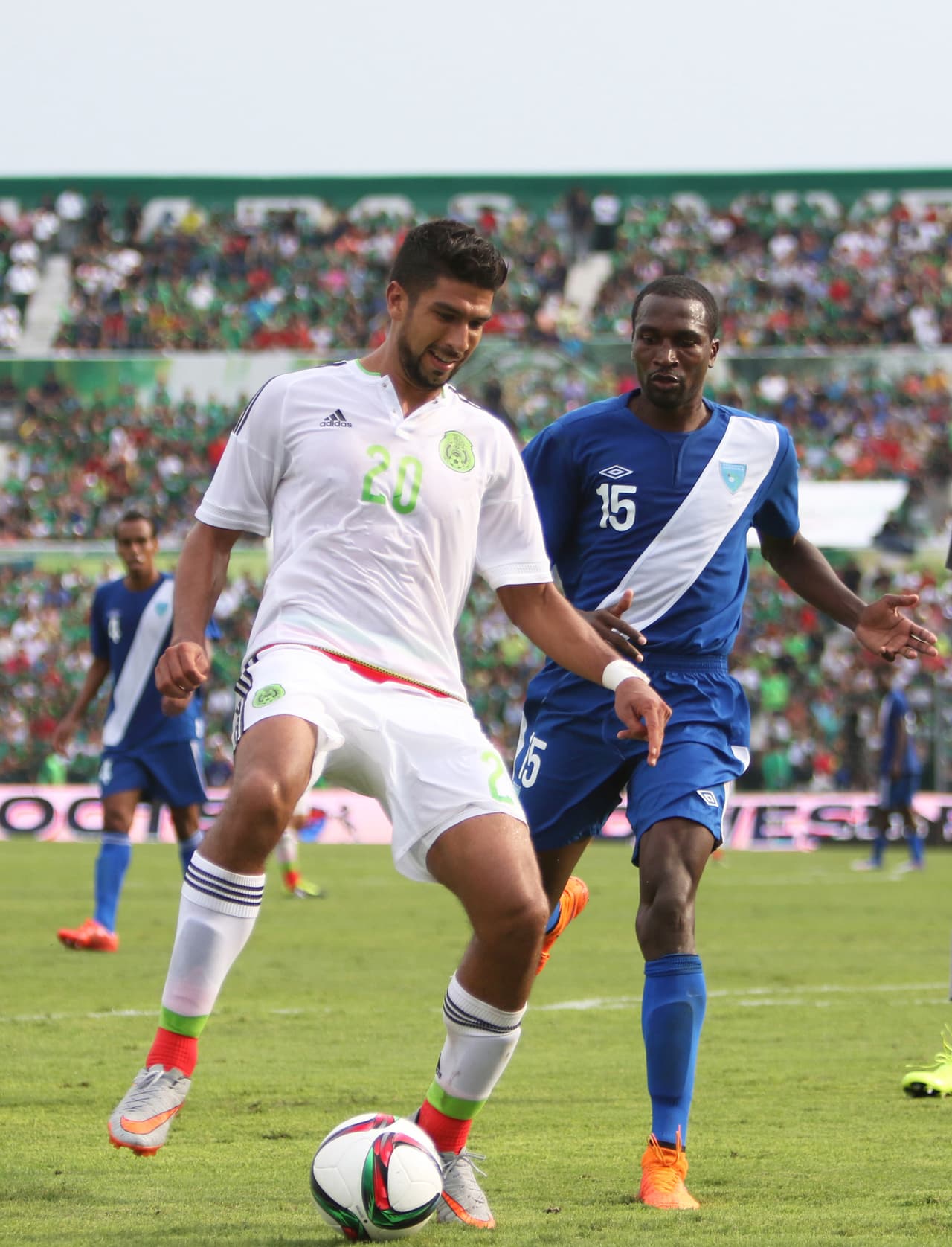 Tras su gol, Herrera siguió moviéndose de buena manera para que Medina, Güemez y Montes le encontraran con cierta facilidad. En distintas jugadas jaló la marca o sirvió de poste para continuar las jugadas.