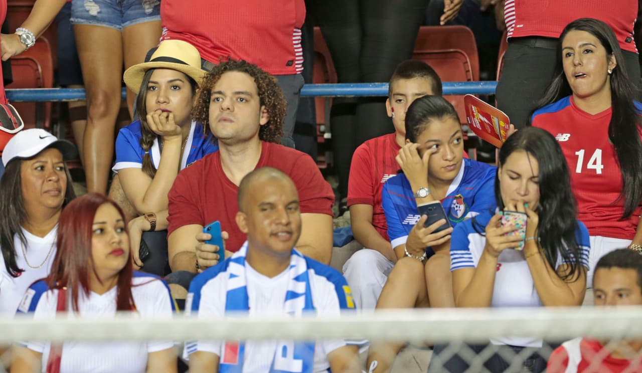 La afición hizo su parte y llenó el estadio para disfrutar del encuentro.