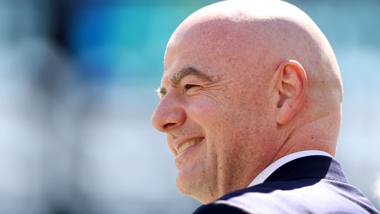 FIFA rescata refugiados, incluidas jugadoras en Afganistán