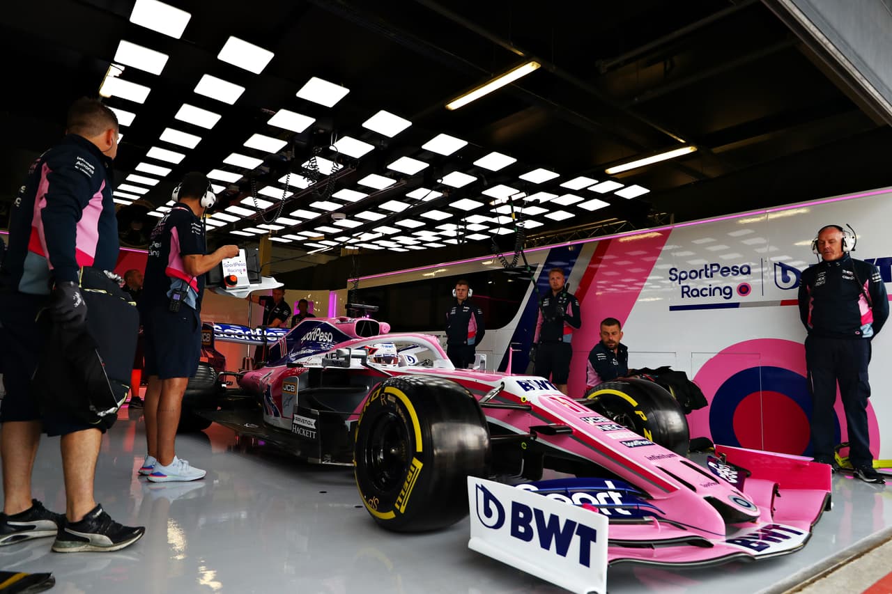 En el inicio de la acción Lewis Hamilton, Valterri Bottas y Sebastian Vettel ocuparon los tres primeros lugares, así como en la segunda sesión pero con distint orden: Vettel, Hamilton, Bottas. Por su parte, el mexicano Sergio Pérez fue octavo y noveno para ilusionarse con los puntos el domingo.