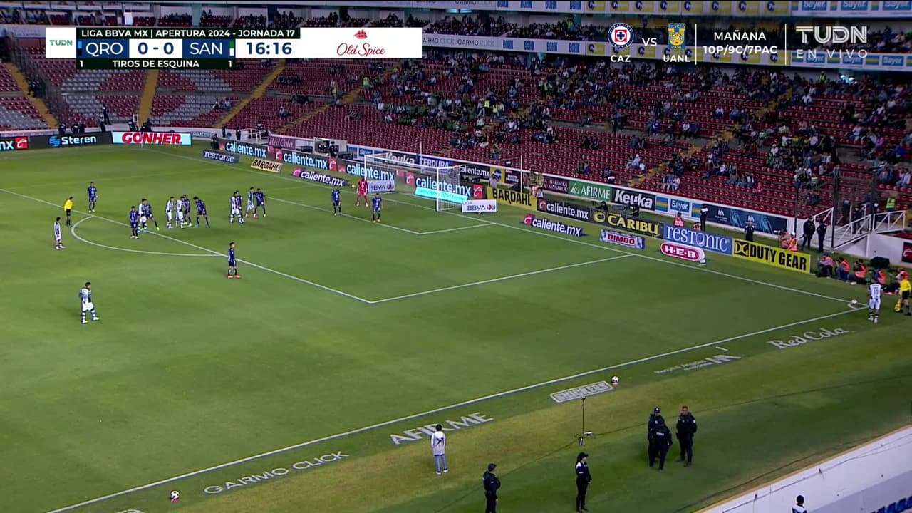 ¡GOL!  anota para Santos Laguna. Jonathan Pérez