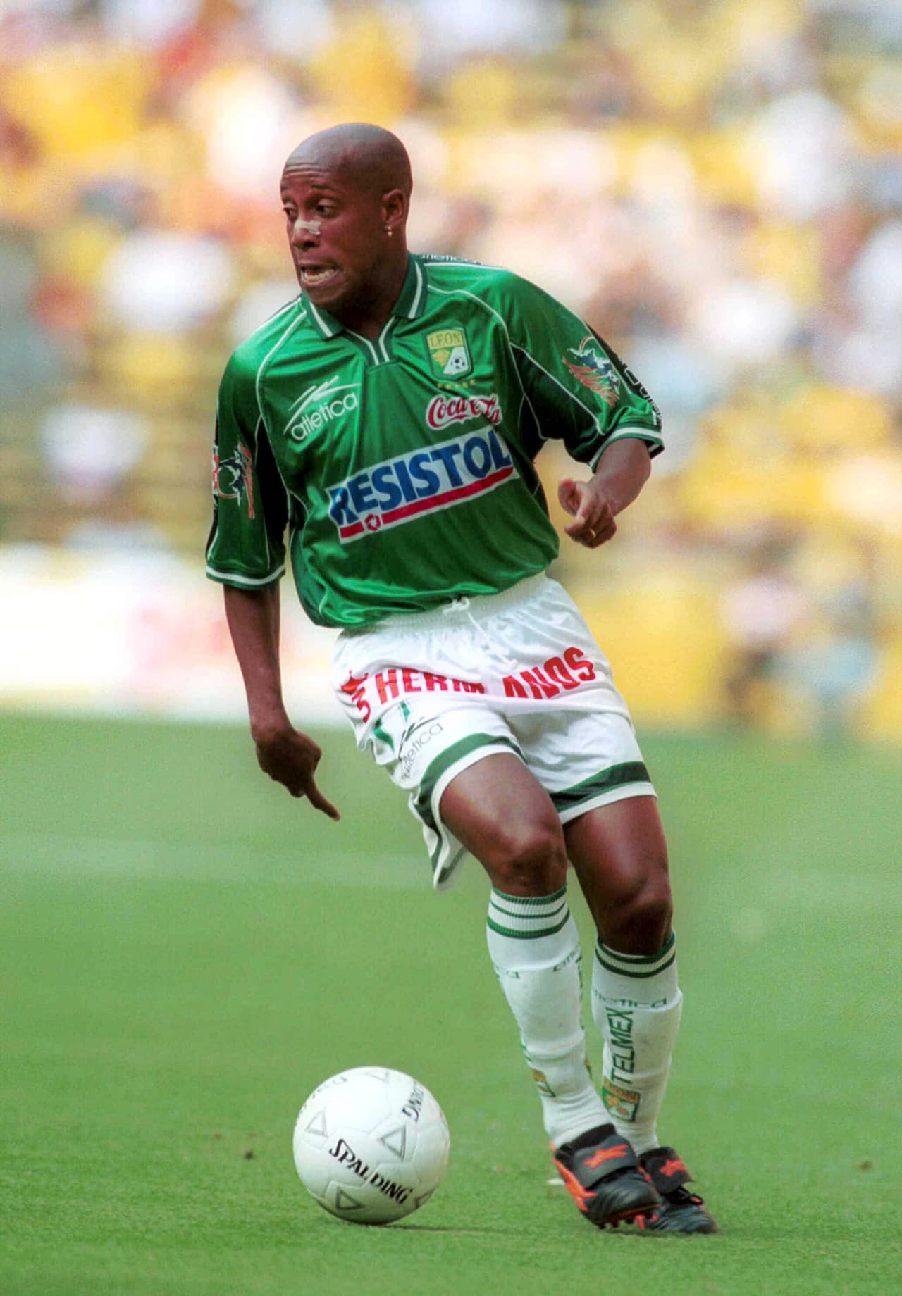 Como el Veracruz, León es una franquicia que casi siempre ha sido vestida por marcas mexicanas.