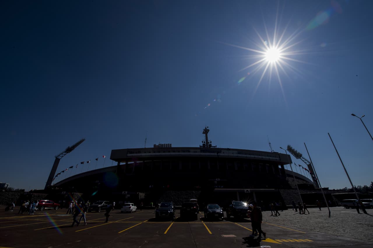 Los fanáticos de Pumas UNAM y América llegaron al estadio de Ciudad Universitaria con su colorido y alegría para una nueva edición del Clásico Capitalino en la Jornada 7 del Clausura 2019 en la Liga MX.