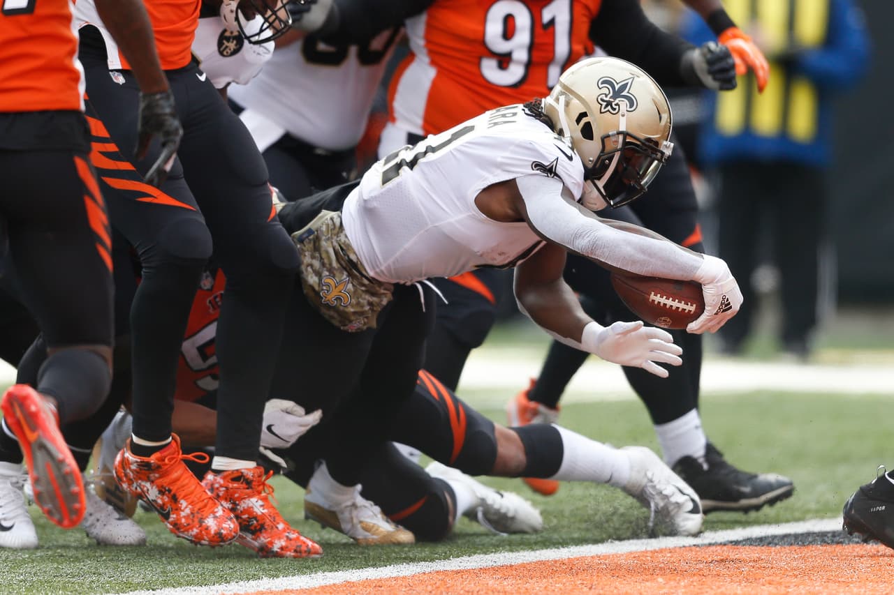 Faltando 1:22 para concluir el primer medio, Kamara tuvo su segundo tochdown, un acarreo de 1 yarda que puso 28-7 el partido ante los abucheos de la afición de los Bengals.