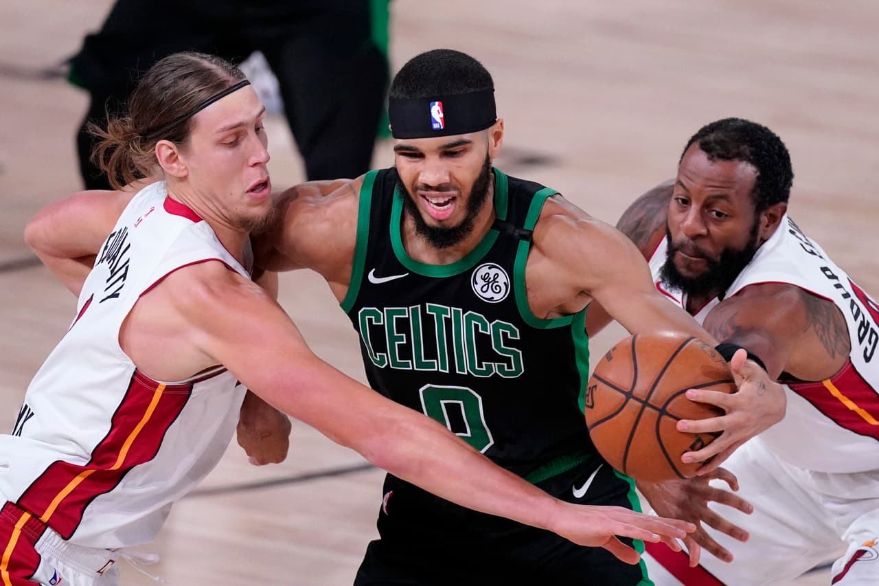 El Miami Heat vence 106-101 a los Celtics y toman una buena ventaja en la serie, Bam adebayo consiguió 21 puntos y Gordan Dragic anotó 25.