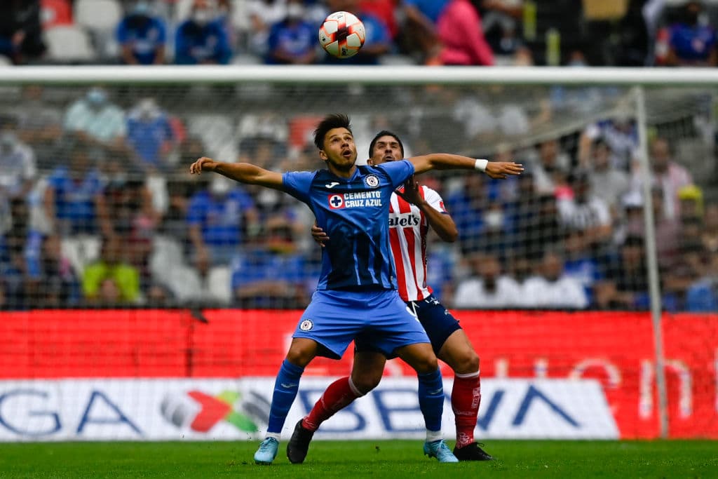 Ricardo Chávez, con un gol sobre el final del primer tiempo, le dio la victoria al Atlético de San Luis por 0-1 sobre el Cruz Azul en el Estadio Azteca.