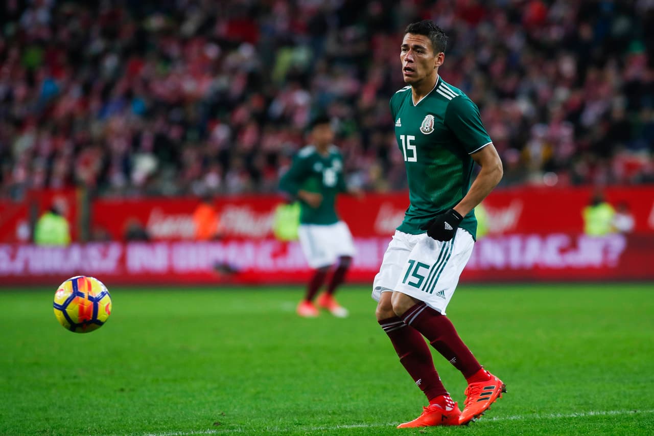 <b>Defensas: </b>Héctor Moreno.