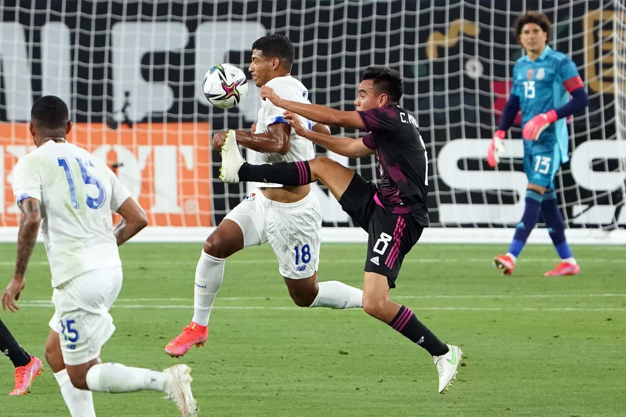 Con goles de Diego Lainez, Carlos Rodríguez y Henry Martin, México golea 3-0 a Panamá y el conjunto de Jaime Lozano comienza a ilusionar a los mexicanos.
