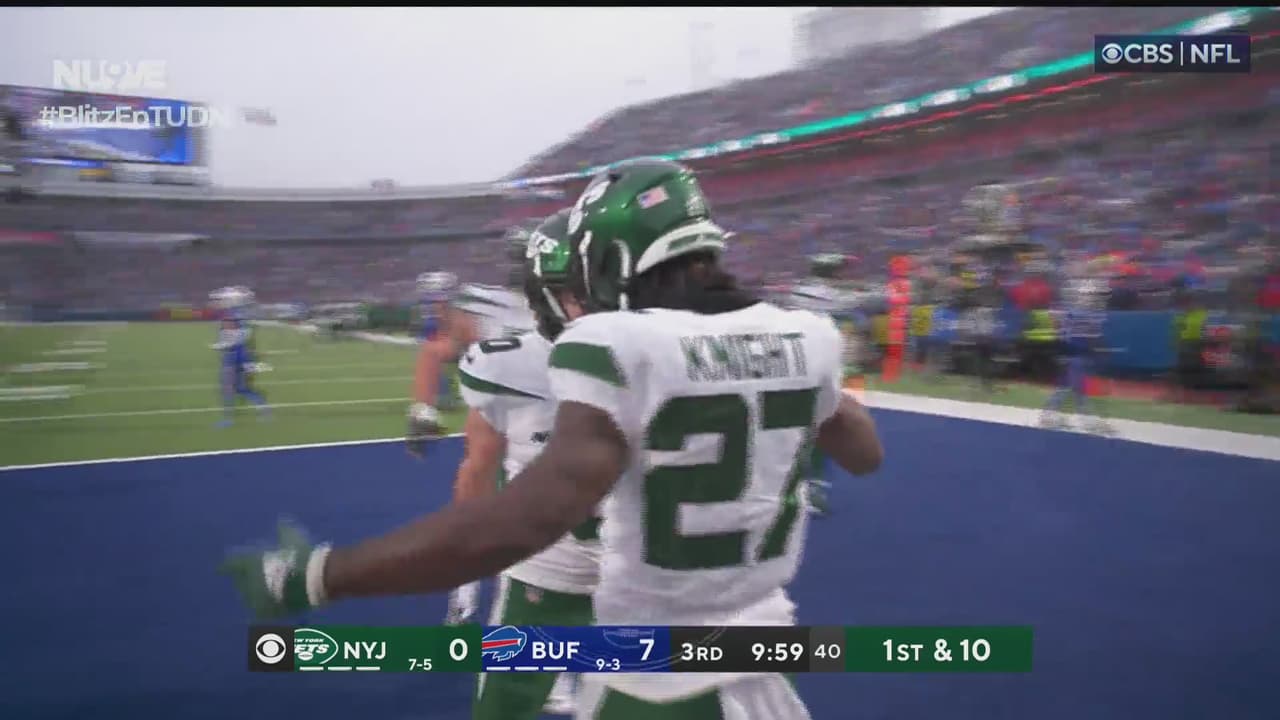 ¡Quiebra las tacleadas! Zonovan Knight empata el juego para los Jets