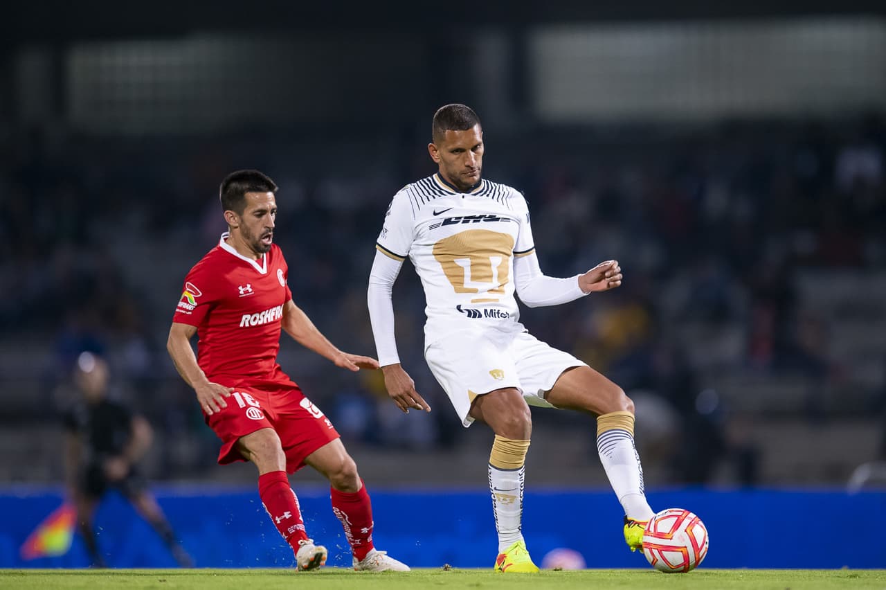 Pumas UNAM empata ante Deportivo Toluca en el Estadio de Ciudad Universitaria dentro de la Copa Sky y con los goles de Carlos González y Juan Dinenno se anota por primera vez en el torneo de pretemporada.