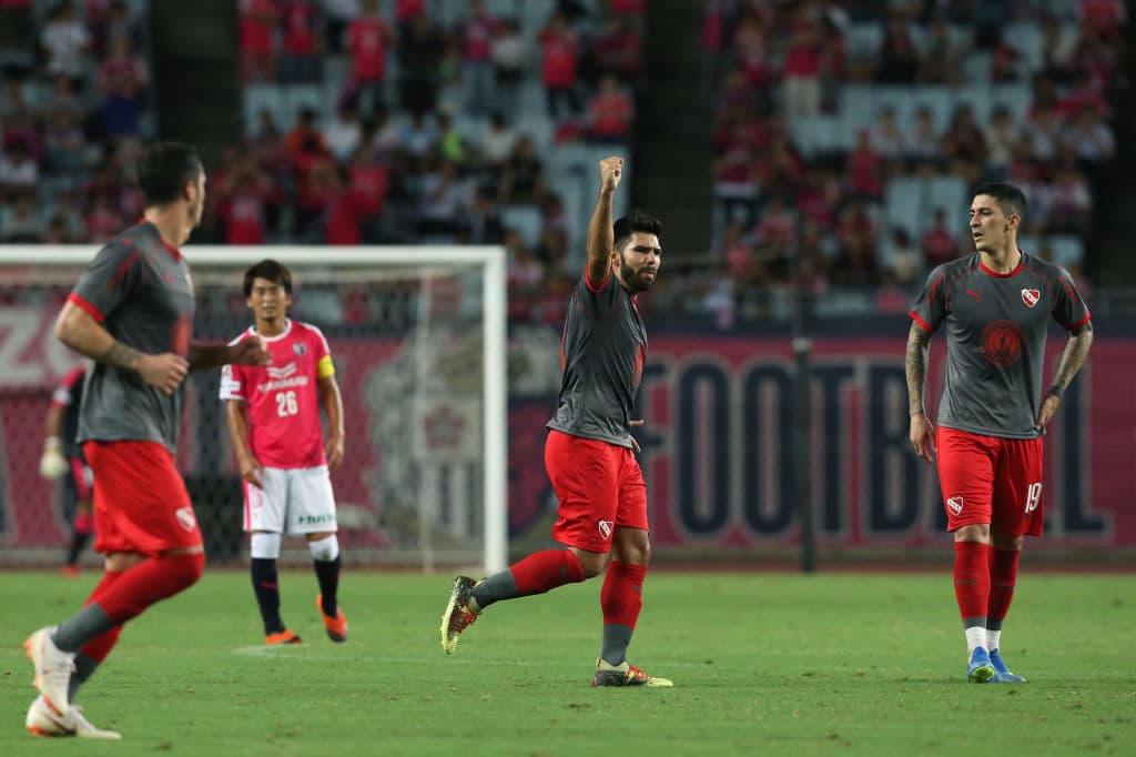 Independiente de Argentina celebró así un nuevo título al coronarse campeón de la Suruga Bank en Japón.