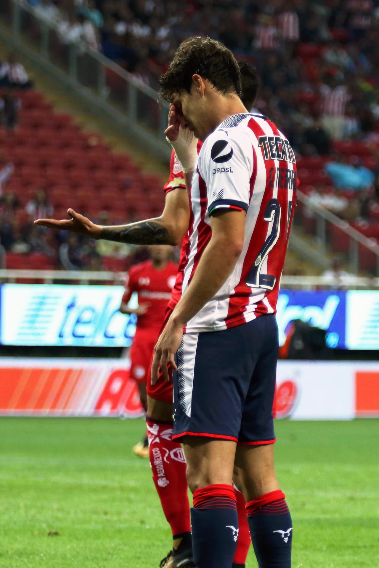 Los esfuerzos de ambos equipos terminaron por frustrar a los jugadores que no encontraron la forma de romper el cero.