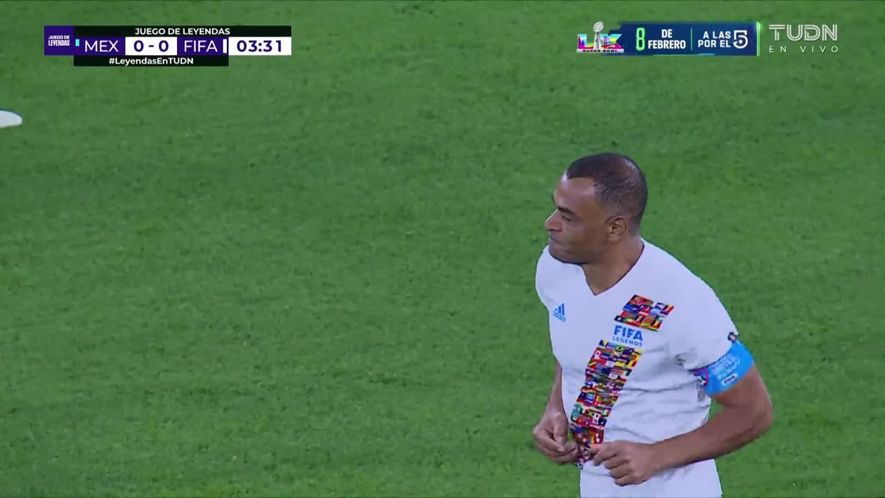 ¡Gol anulado por mano! Las leyendas FIFA se pierden el primero