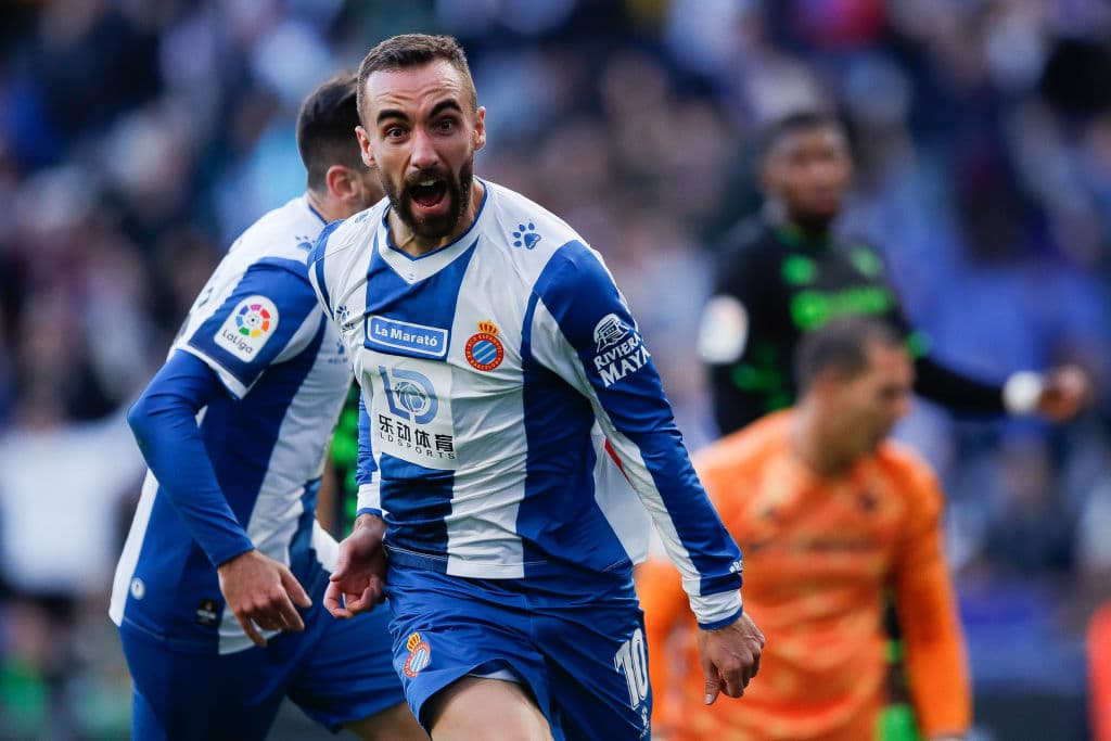 El Espanyol y el Beetis se fueron con un punto que sabe a poco para ambos equipos, pues los de Catalunya se hunden más en la tabla, mientras que el equipo verdiblanco se mantiene como décimo segundo.