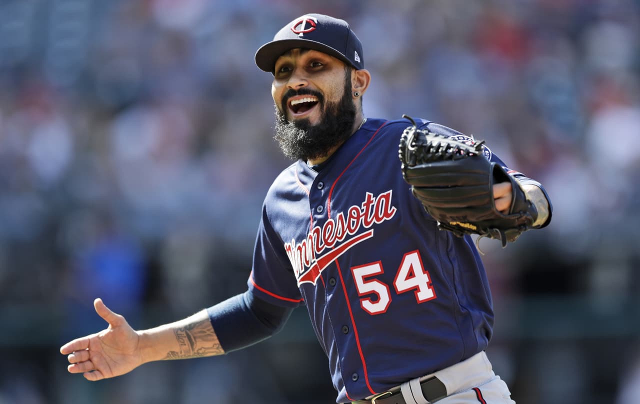 Sergio Romo se queda otro año en Minnesota