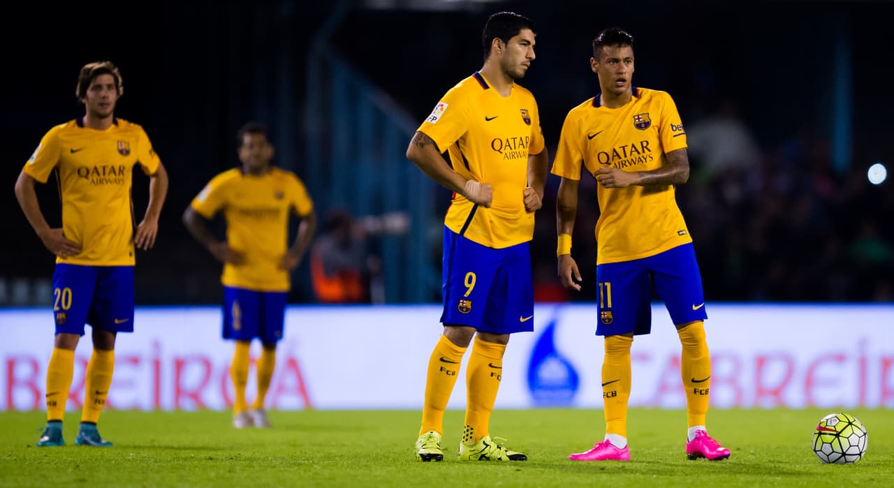 El uruguayo, Luis Suárez, intentaba encontrar explicaciones con sus compañeros, sin embargo, no existía respuesta alguna.