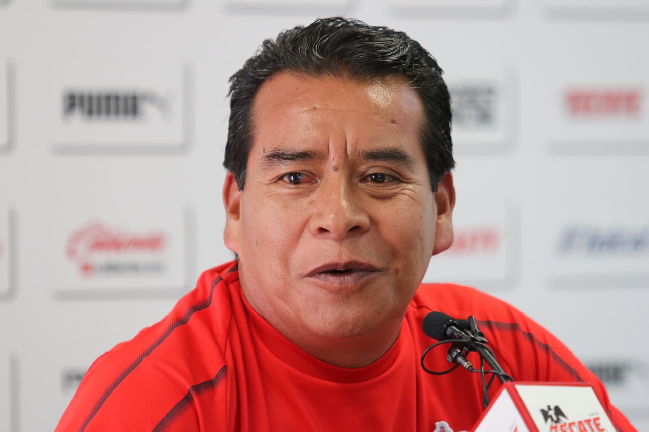 Un día antes de la confirmación de Tomas Boy como nuevo técnico de Chivas de Guadalajara, Alberto Coyote tuvo una última rueda de prensa. Esta fue la última imagen del estratega interino a cargo.