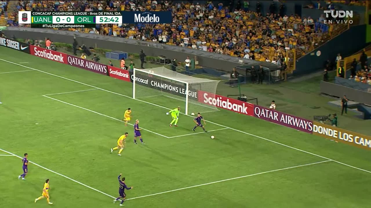 ¡TIRO ATAJADO! disparo por André-Pierre Gignac.