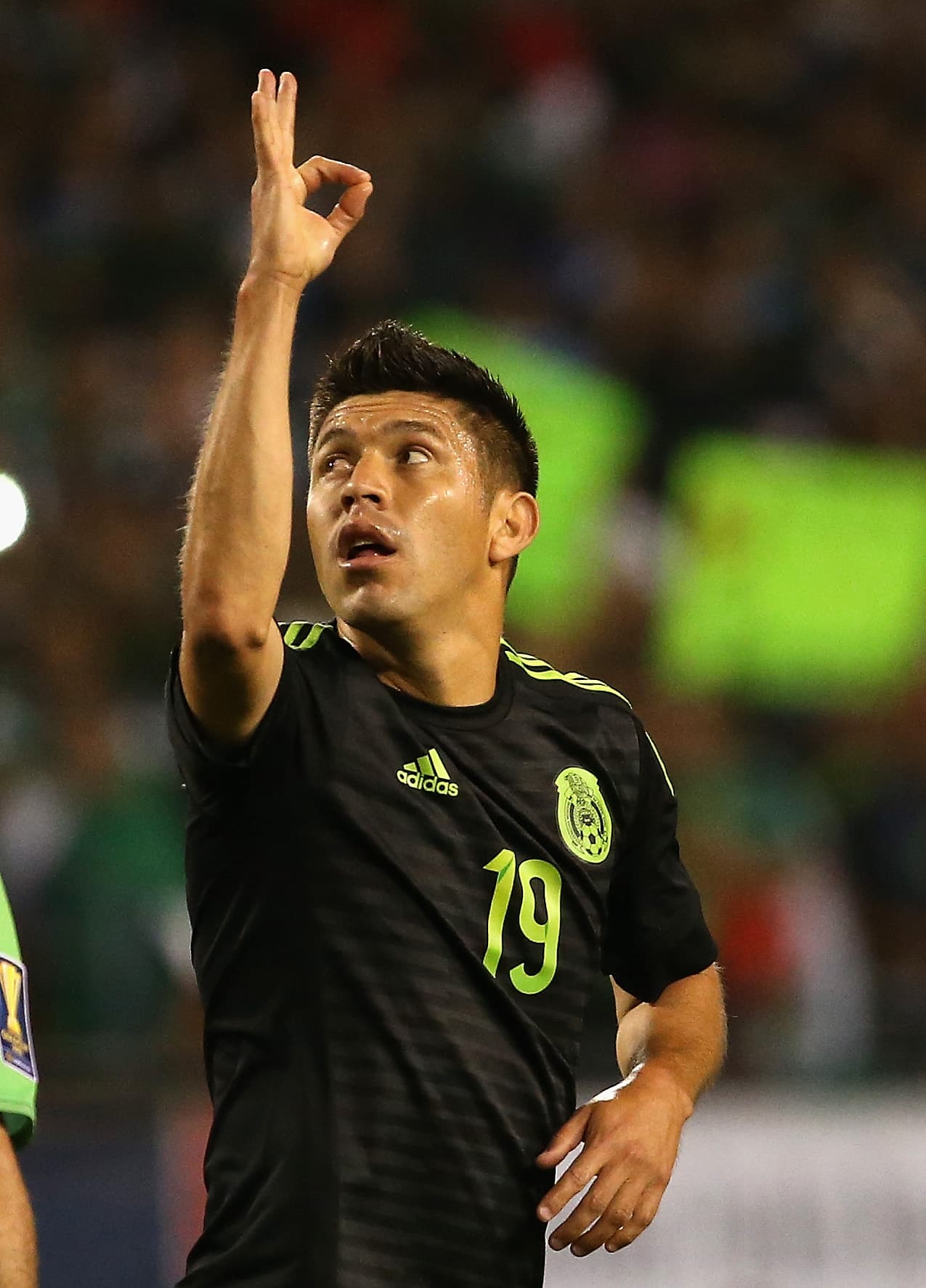 Oribe Peralta: El atacante marcó tres goles en el partido y pudo anotar más, pero para su mala fortuna erró en dos ocasiones claras frente al arco. Pese a eso, Peralta el mejor jugador del partido ante Cuba. Calificación 9.
