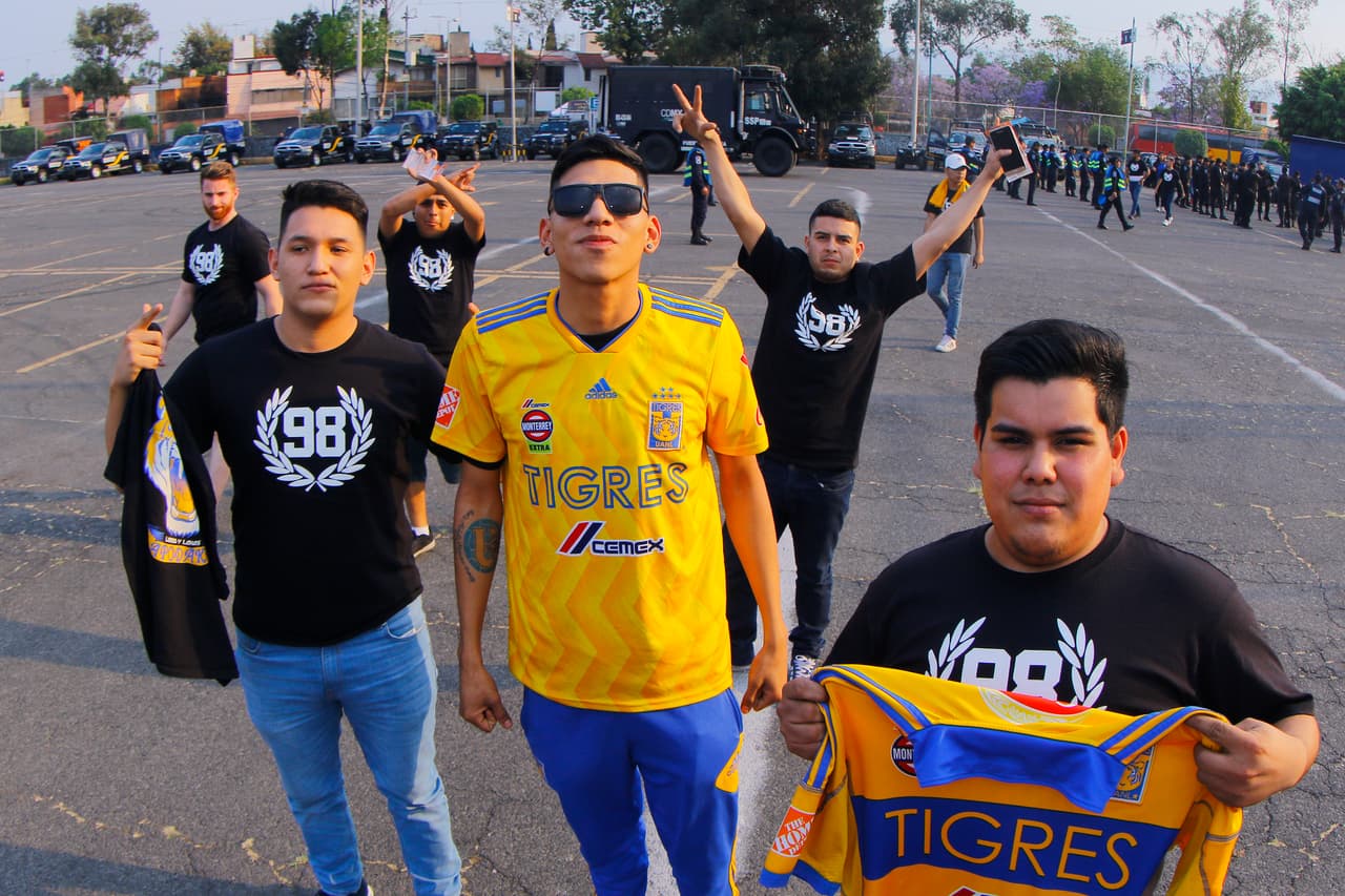 Los fanáticos de Tigres listos para el encuentro contra América en el Estadio Azteca por la Jornada 12 del 
<a href="https://www.univision.com/deportes/futbol/liga-mx/*">Clausura 2019</a>.