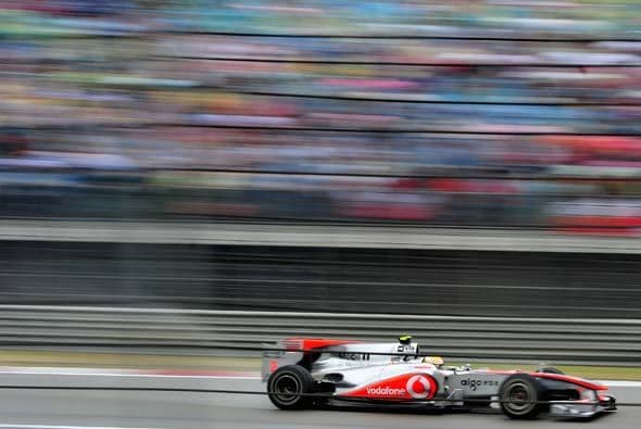 El equipo de Button optó por una estrategia de solo dos paradas para cambiar neumáticos y con eso aseguró la victoria.