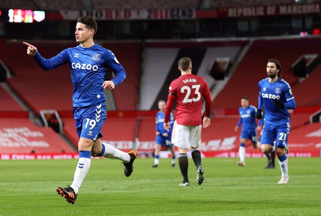 Everton le sacó el empate al Manchester United en el último suspiro | Los ‘Red Devils’ no supieron conservar una ventaja de 2-0 en el Old Trafford; Aston Villa y Newcastle sumaron tres en la J23 de la PL.