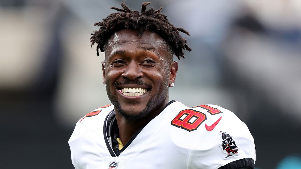 Antonio Brown se burla de los Buccaneers tras su eliminación