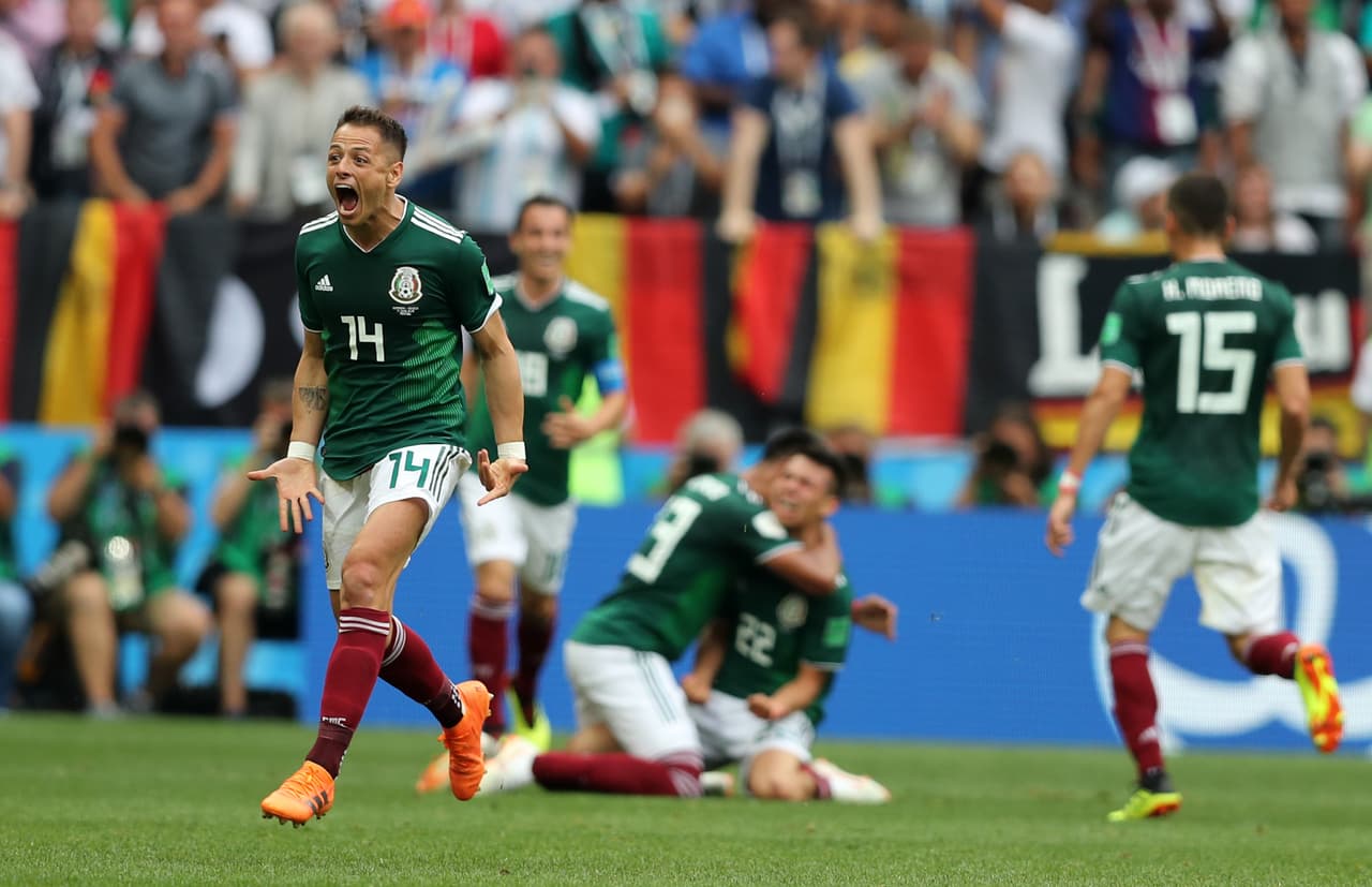 En este momento, Chicharito no se encuentra concentrado con la selección mexicana.